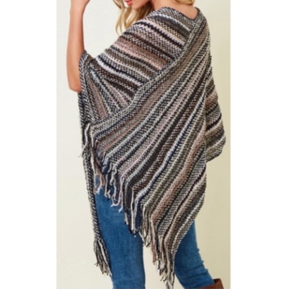 Boho Chic Poncho - Picture 4 of 8